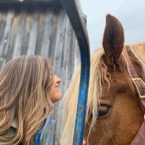 Meet your Posher, Jade